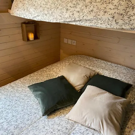 La Roulotte De Bonneval Campsite *