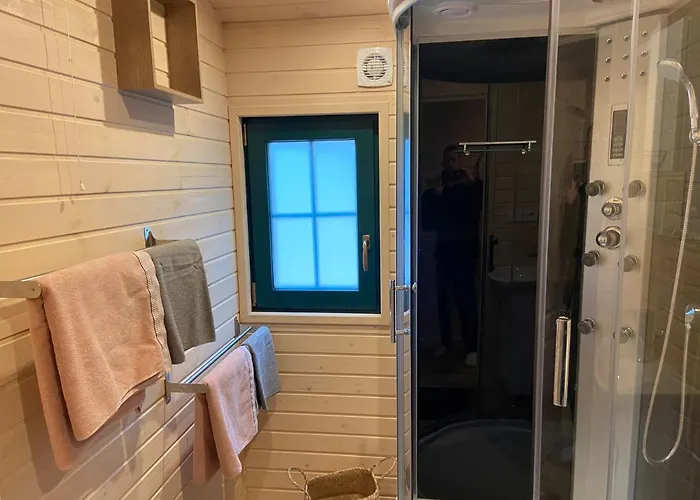 Camping La Roulotte De Bonneval Charleval (Eure)