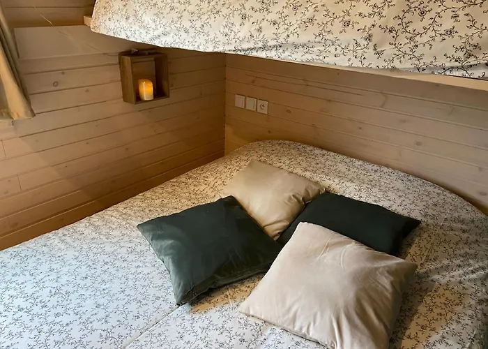 La Roulotte De Bonneval Camping *